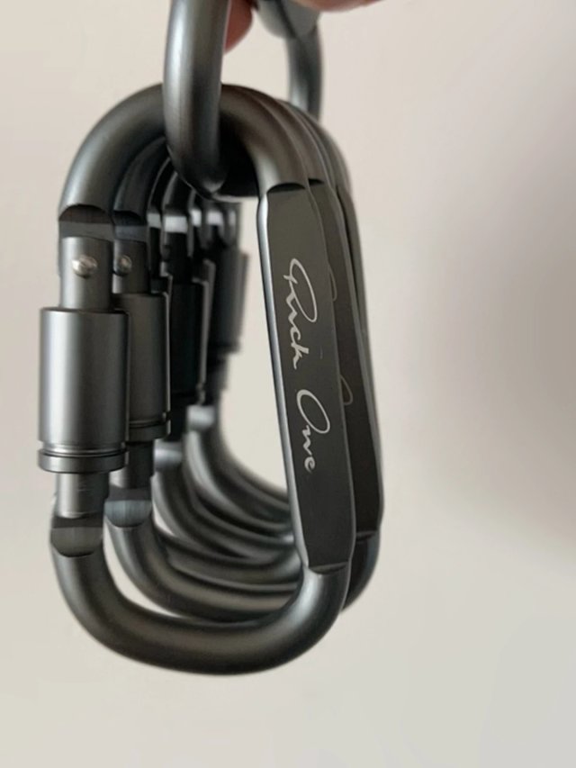 Must-Have Item: Belt In Stock with Keychain: seller detail photo 1