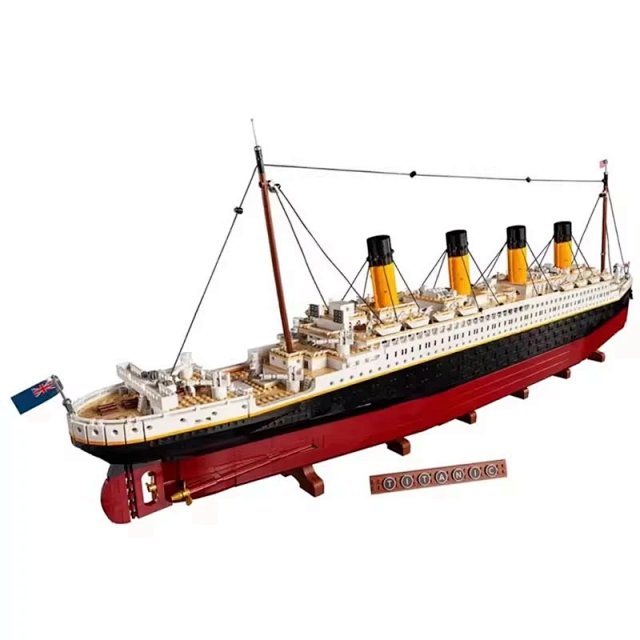 Titanic LEGO-style assembly puzzle: seller detail photo 5