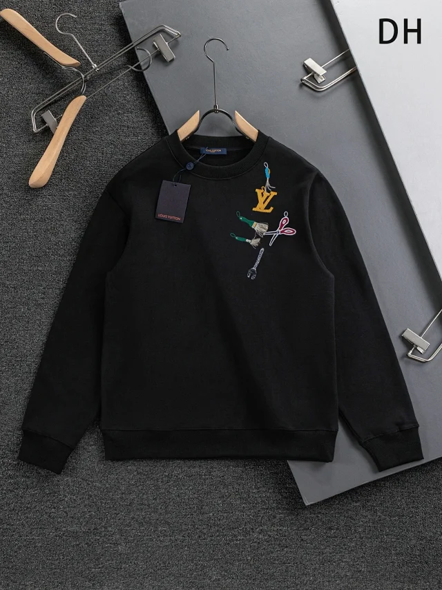 Louis Vuitton Hoodies & Sweatshirts Crewneck Sweatshirt product detail image 11