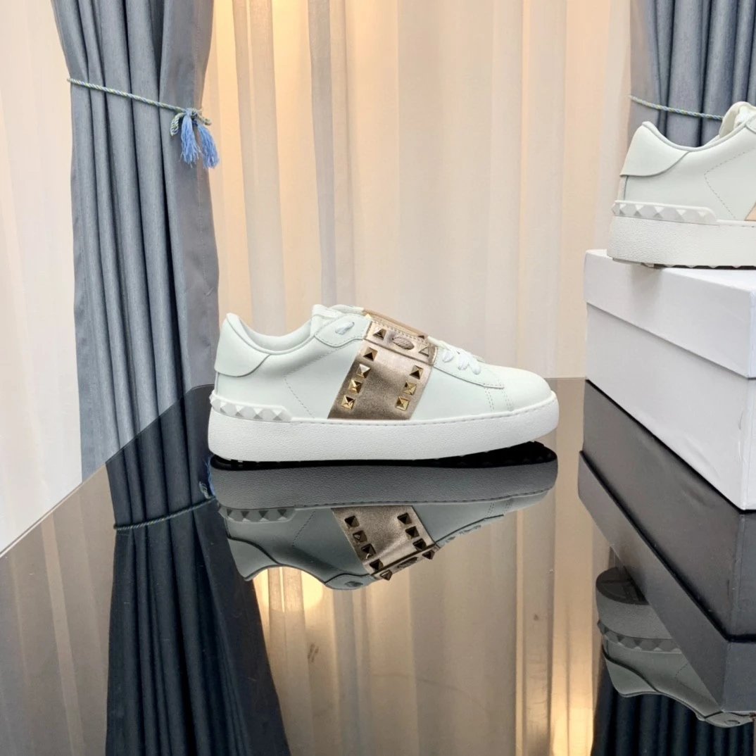 高质量铆钉休闲鞋 10