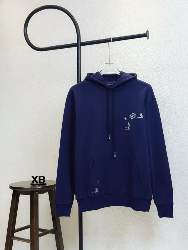 Louis Vuitton Hoodies & Sweatshirts Drawstring pullover hoodie with kangaroo pocket product detail image 3