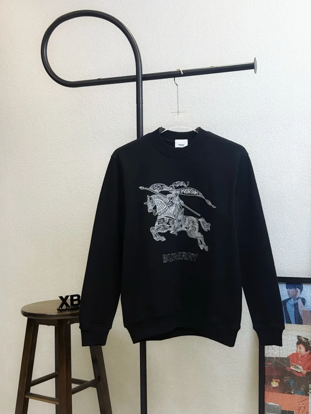 Burberry Hoodies & Sweatshirts Crewneck Long-Sleeve Sweatshirt product detail image 10