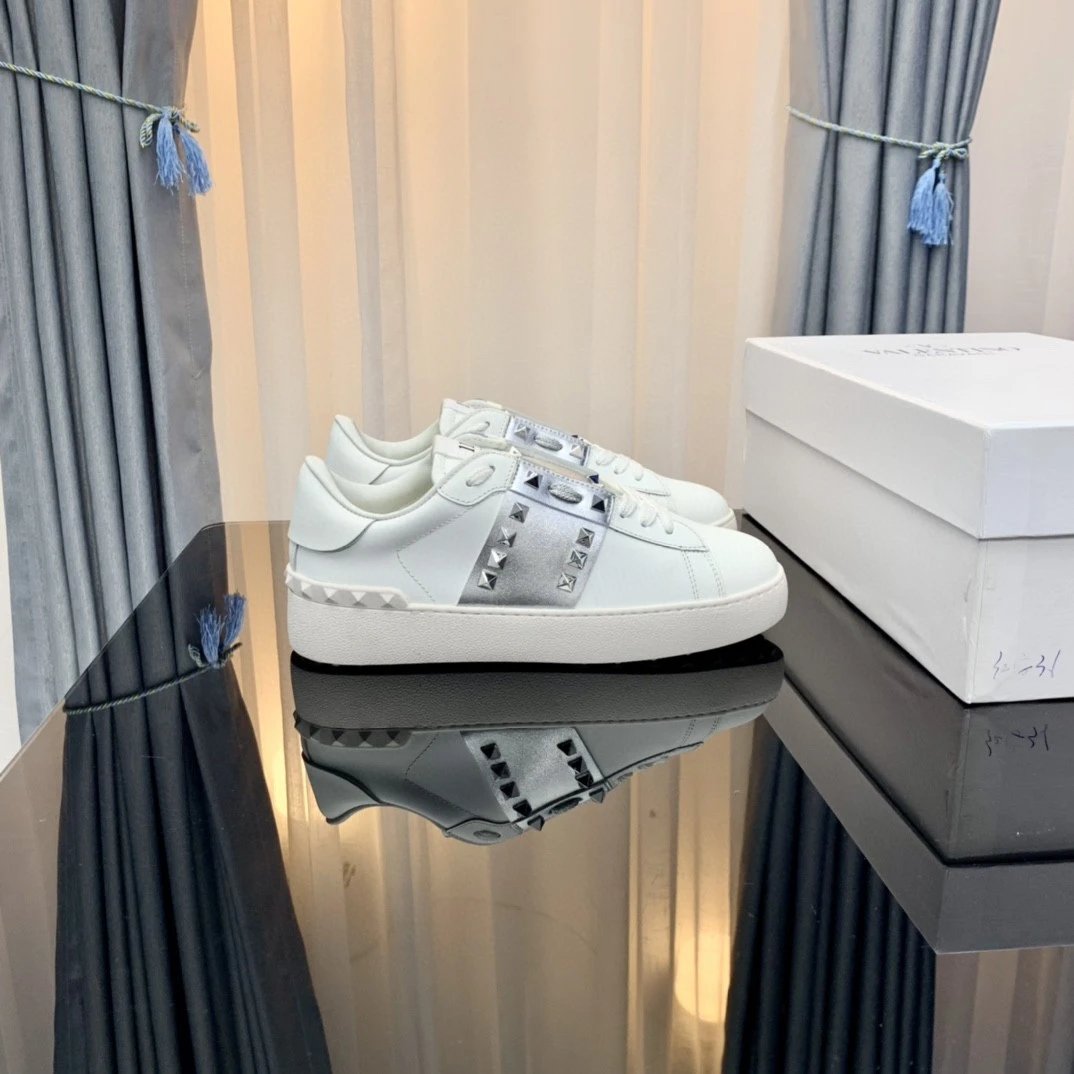 高质量铆钉休闲鞋 14