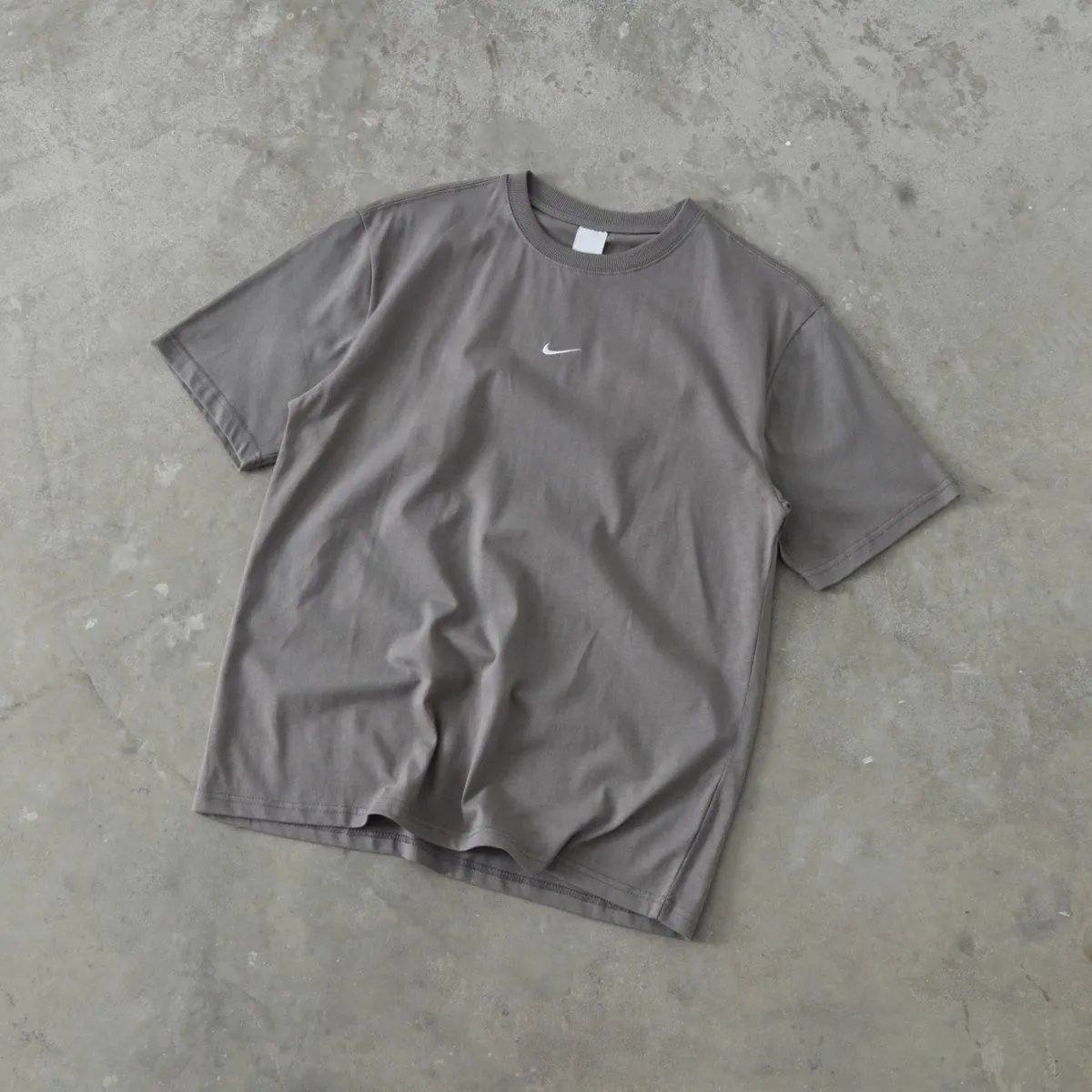 Nike T-shirt Mini Swoosh Grey