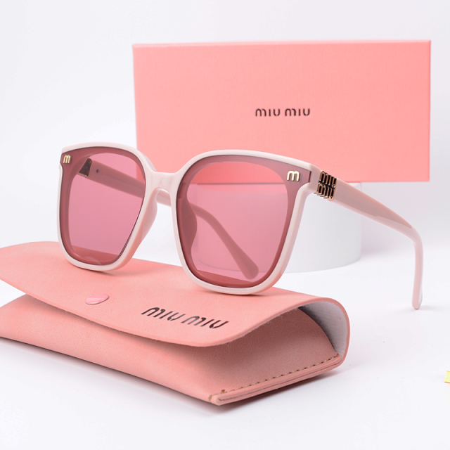 Miu Glasses: seller detail photo 6