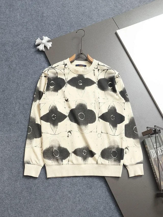 Louis Vuitton Hoodies & Sweatshirts Crewneck Sweatshirt product detail image 4
