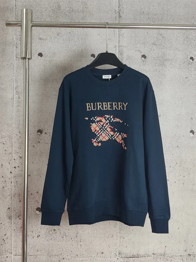 Burberry Hoodies & Sweatshirts Crewneck Long-Sleeve Sweatshirt product detail image 4