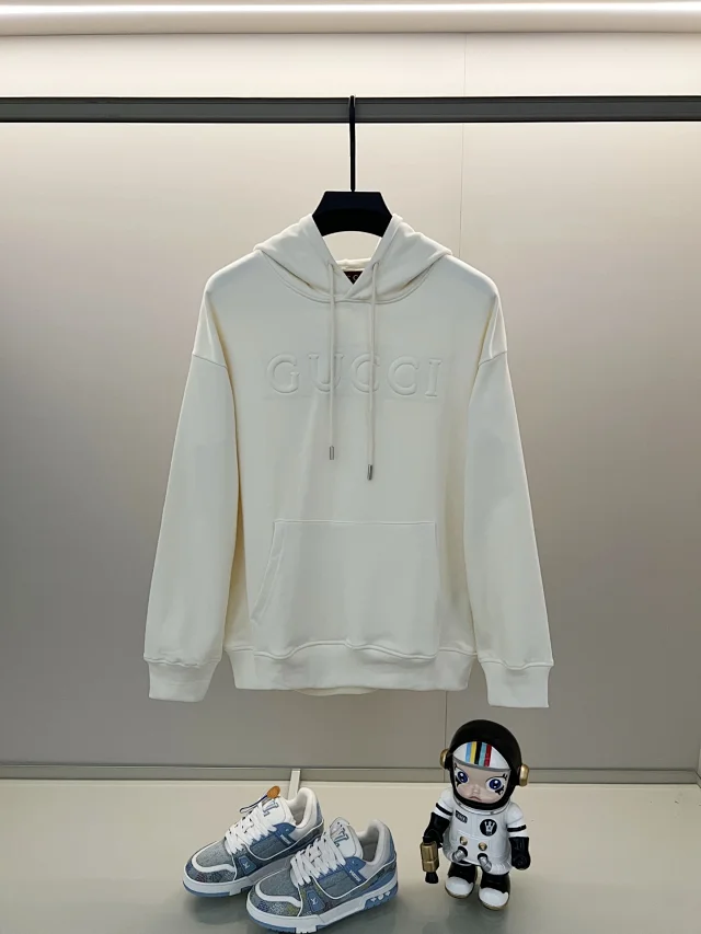 Gucci Hoodies & Sweatshirts Logo Print product detail image 3