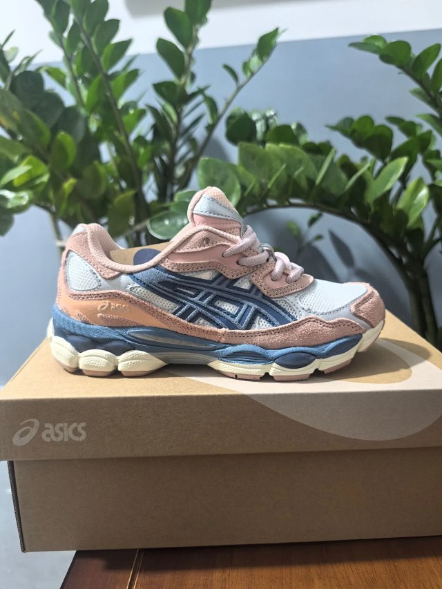 Asics Shoes: seller detail photo 5