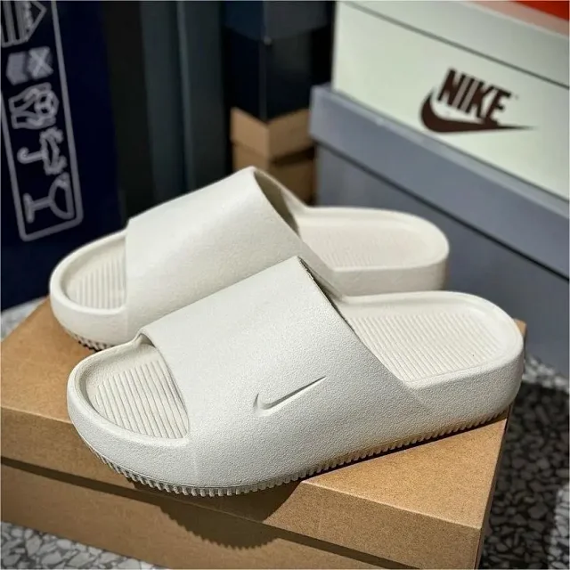 Nike Slippers Ultra Celso Tango Slides product detail image 5