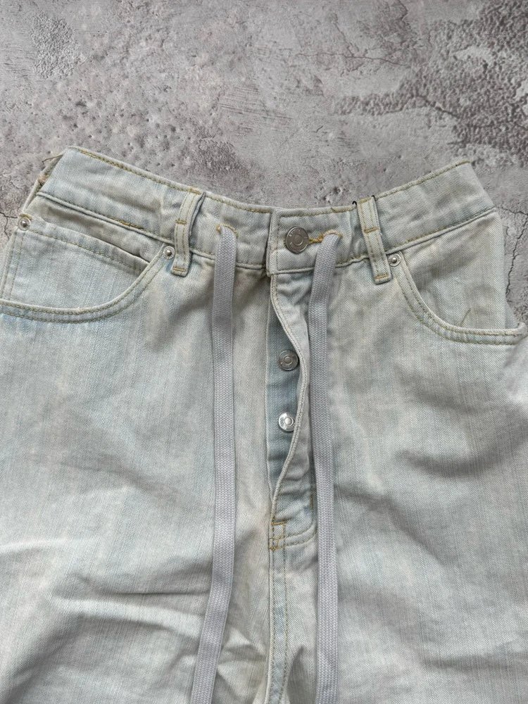 Washed Jeans · 3