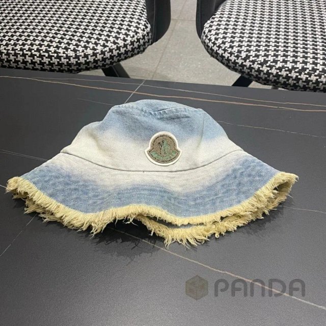 Moncler Hat: seller detail photo 8