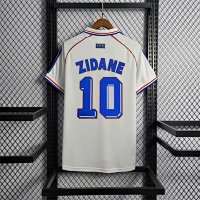 98 France away 10