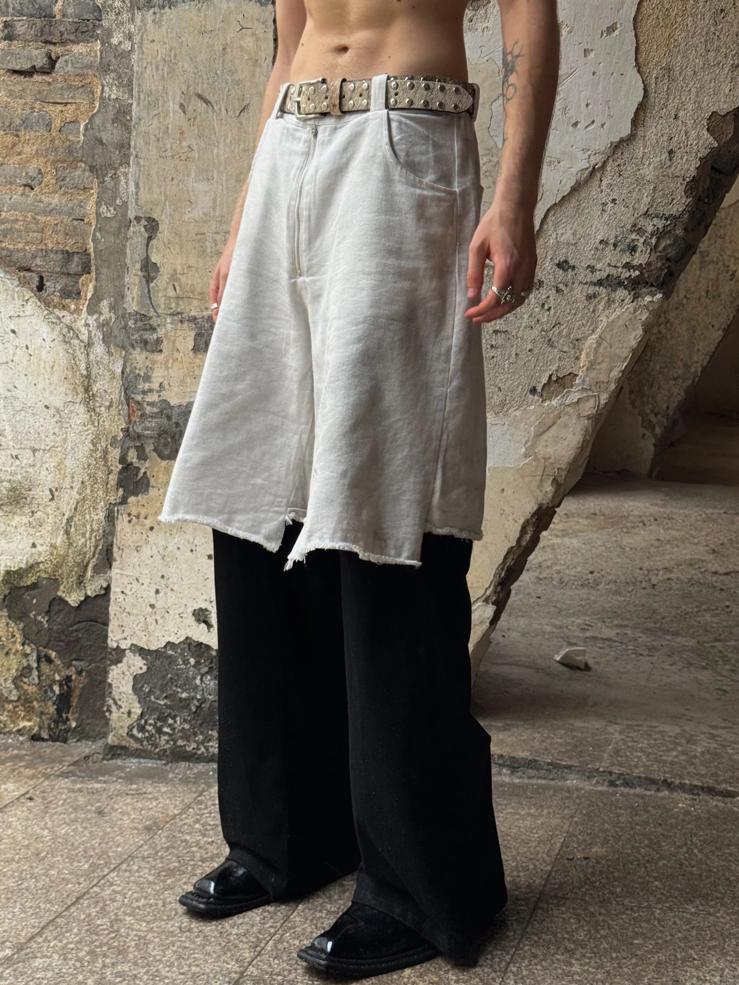 Wide-Leg Pants · 4