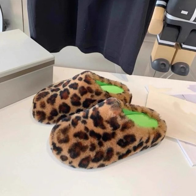 Marni Slides: seller detail photo 3