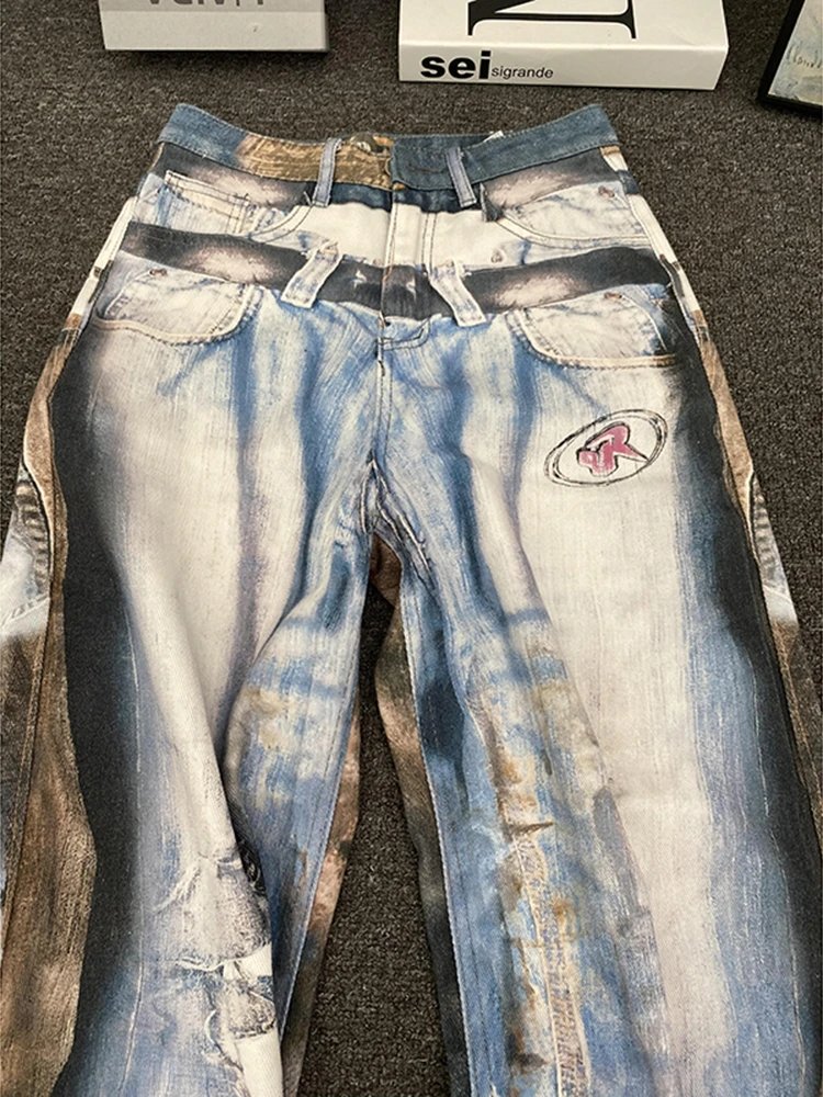 Graphic Jeans