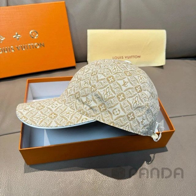 Lv Baseball cap: seller detail photo 2