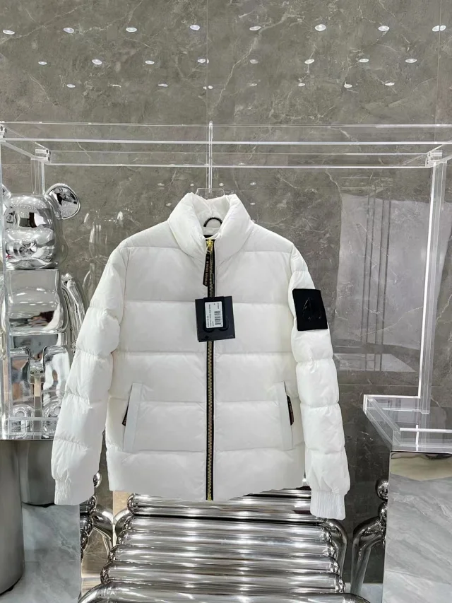 Moose Knuckles Down Jackets 3QSMJ1148-292 product detail image 1