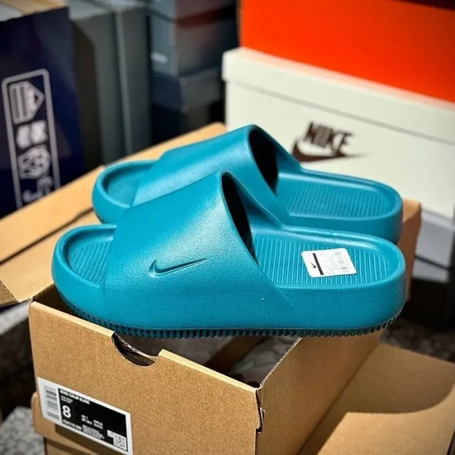 Nike Slippers Ultra Celso Tango Slides product detail image 10