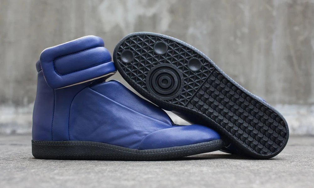 BLUE BLACK