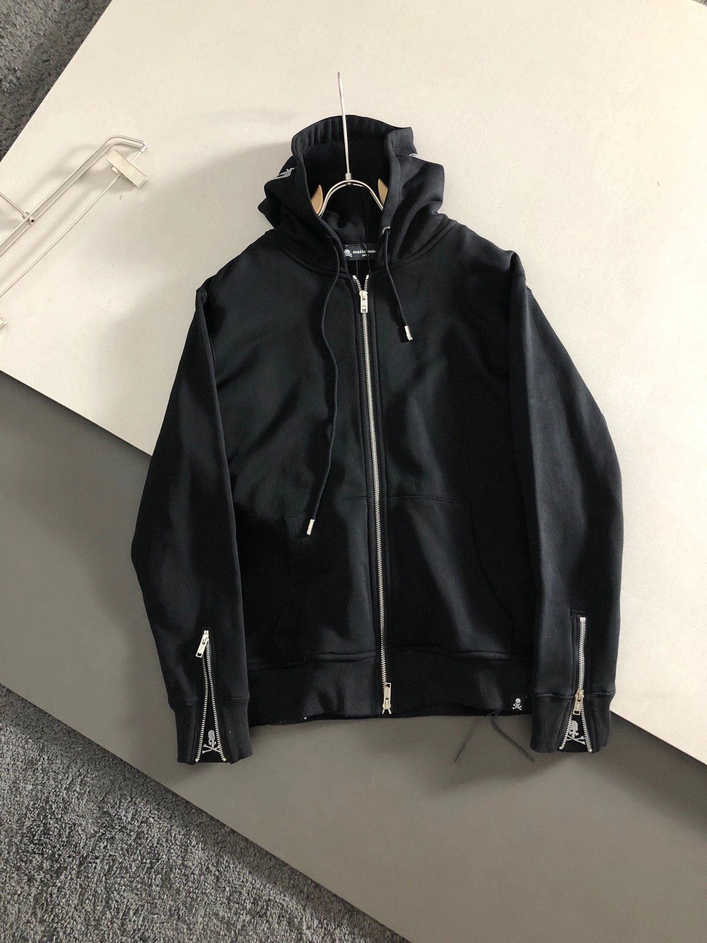 Hoodie preview 4