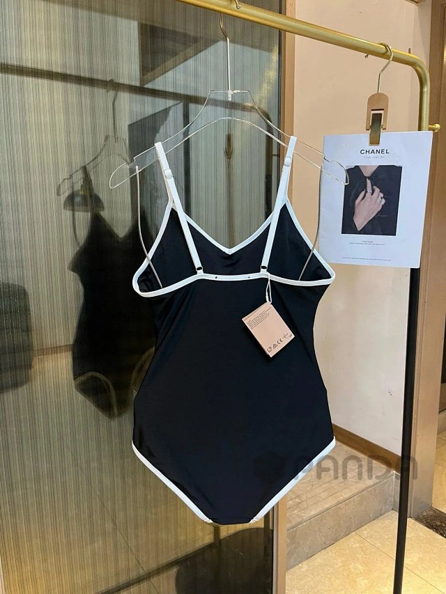 Miu Bikini: seller detail photo 5