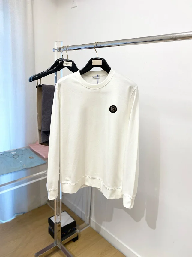 Burberry Hoodies & Sweatshirts Crew-Neck Logo Patch Sweatshirt product detail image 4
