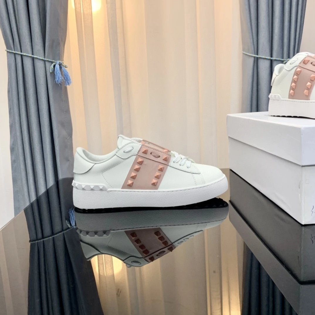 高质量铆钉休闲鞋 12