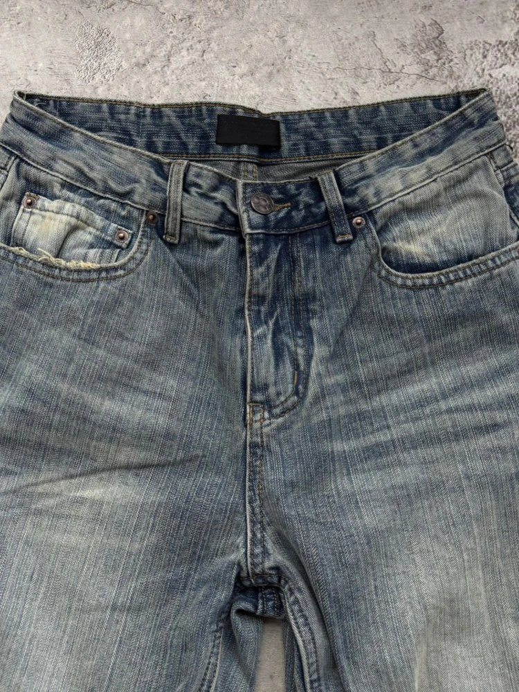 Washed Jeans · 4