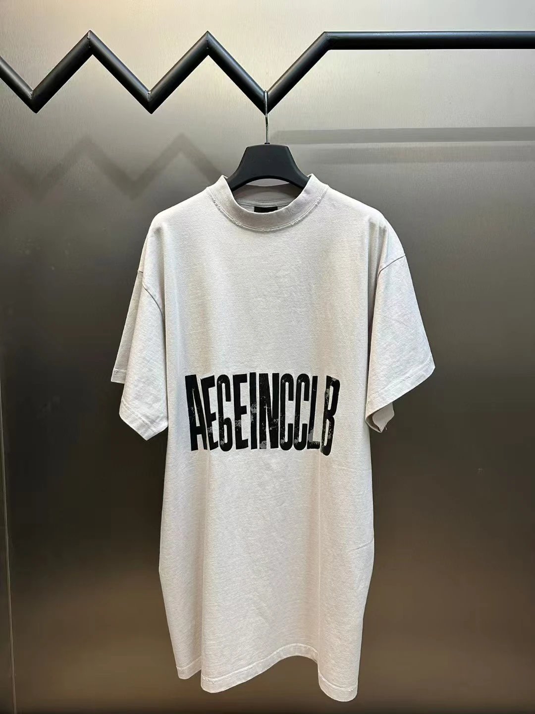 aeae AEAEINCCLB Oversized Graphic Print T-Shirt Off-White T-Shirts
