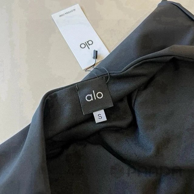 Alo Bikini Suit: seller detail photo 4
