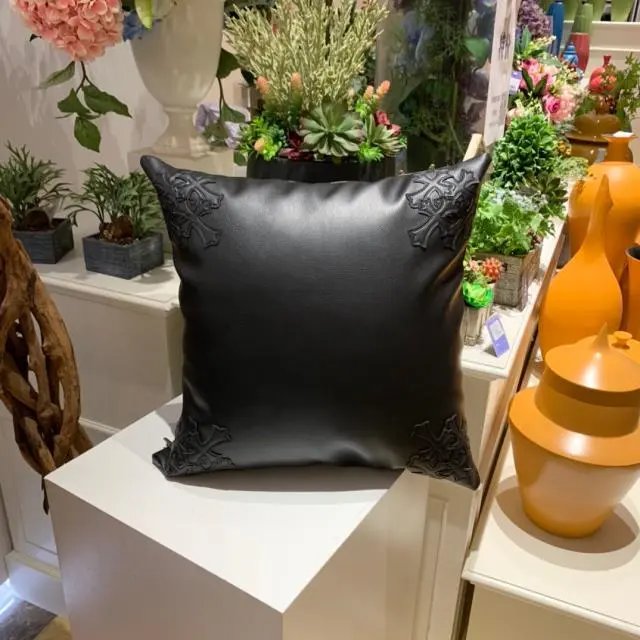 Black Pillow