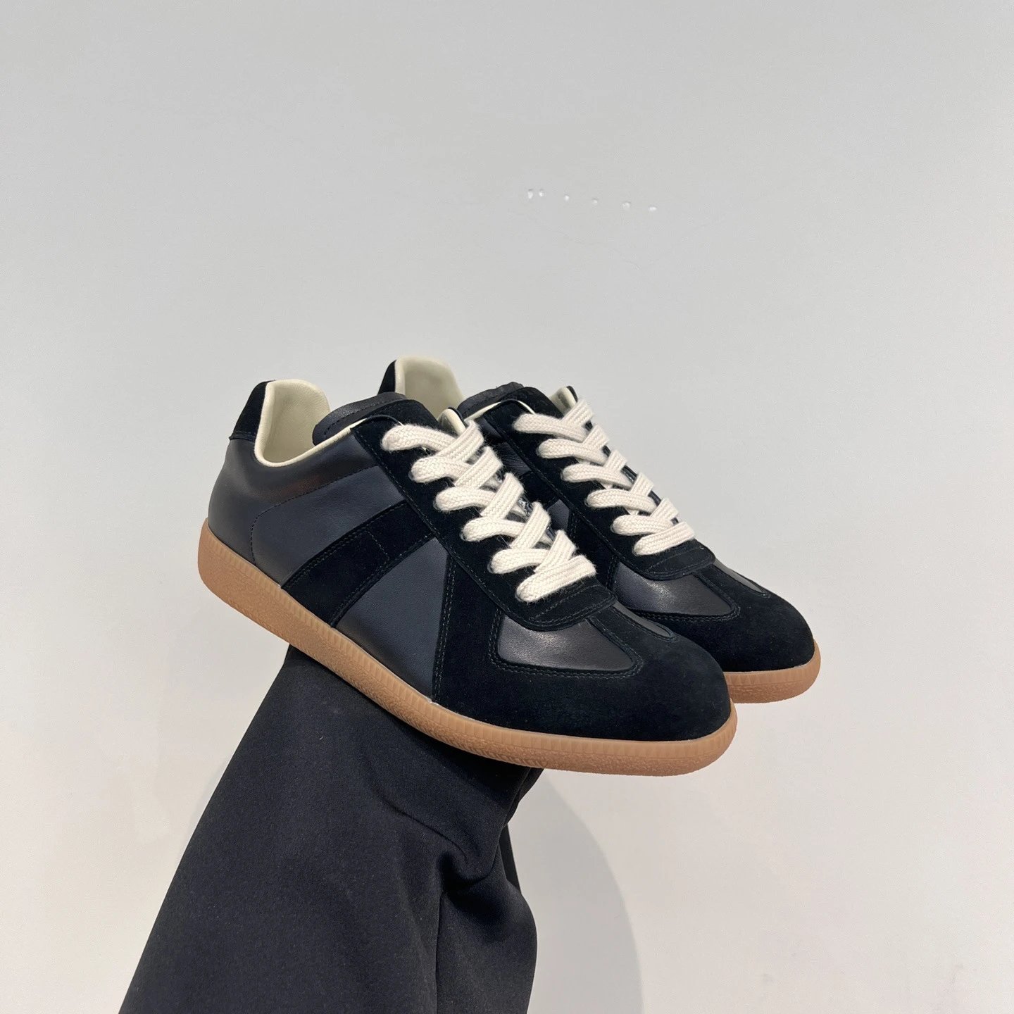 高质量涂鸦泼墨德训鞋pls add whatsapp  15188580278 if u need size guid 7