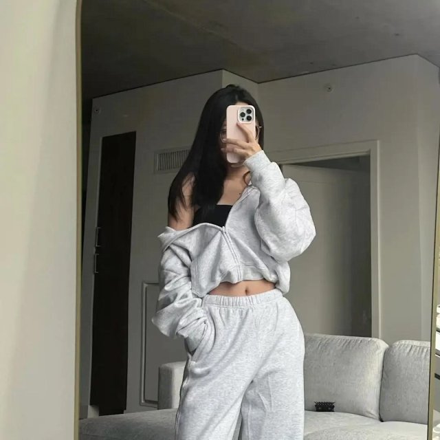 Skims Sweatpants/Hoodie: seller detail photo 1