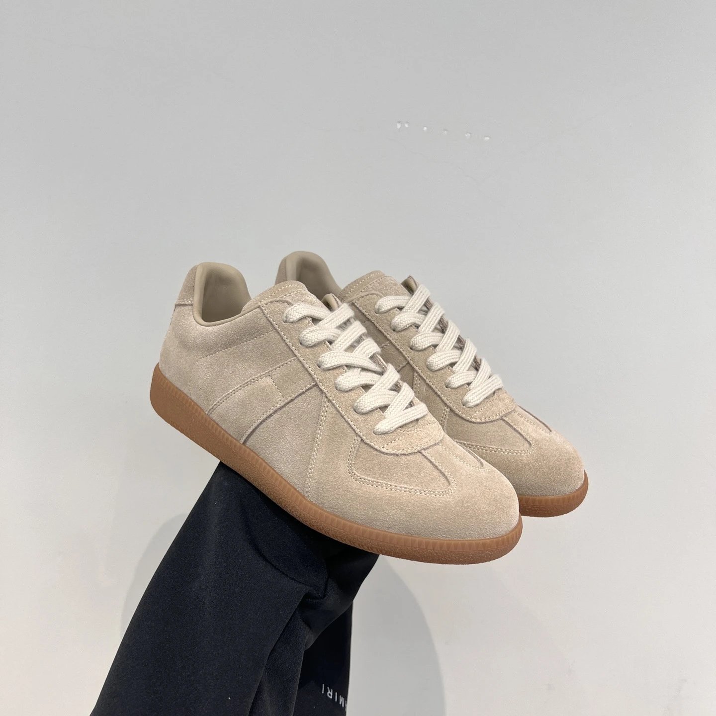 高质量涂鸦泼墨德训鞋pls add whatsapp  15188580278 if u need size guid 9