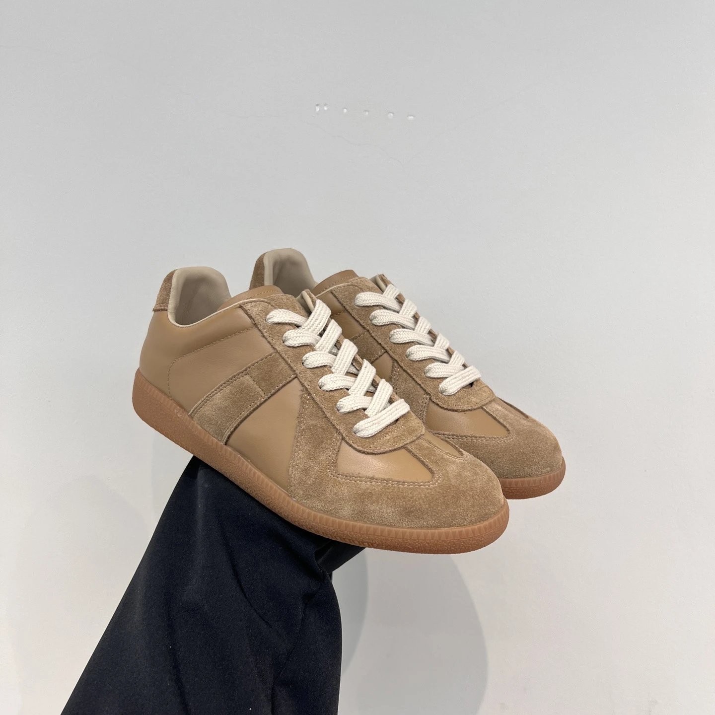 高质量涂鸦泼墨德训鞋pls add whatsapp  15188580278 if u need size guid 8