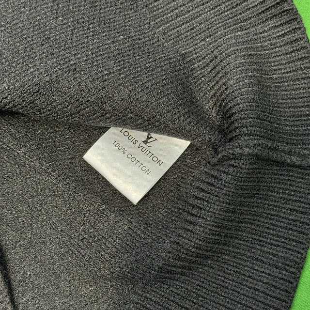 LV Sweater: seller detail photo 12