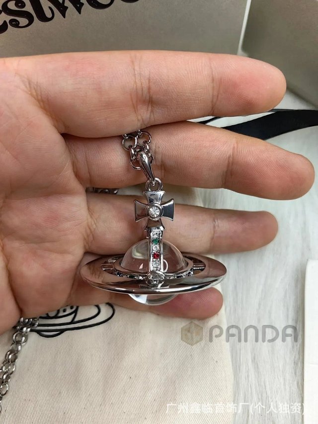 Vivienne Westwood Necklace: seller detail photo 13