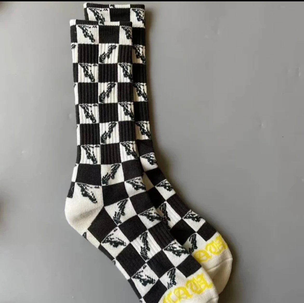 Design Lip Print Crew Socks White with Red Black Lips - 15