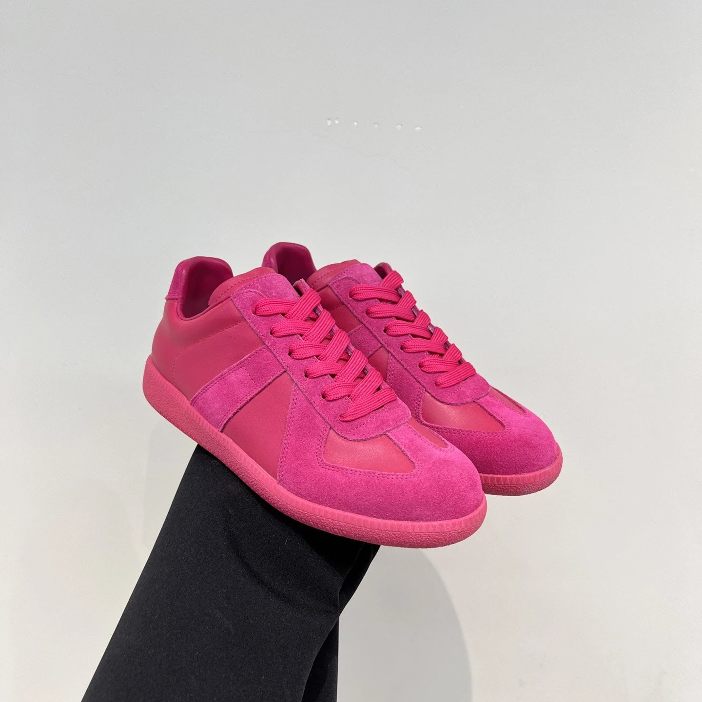 高质量涂鸦泼墨德训鞋pls add whatsapp  15188580278 if u need size guid 12