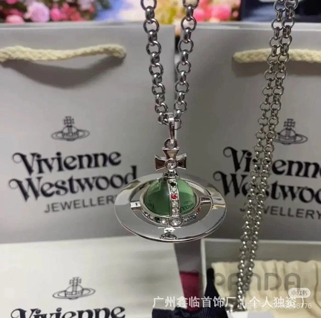 Vivienne Westwood Necklace: seller detail photo 7