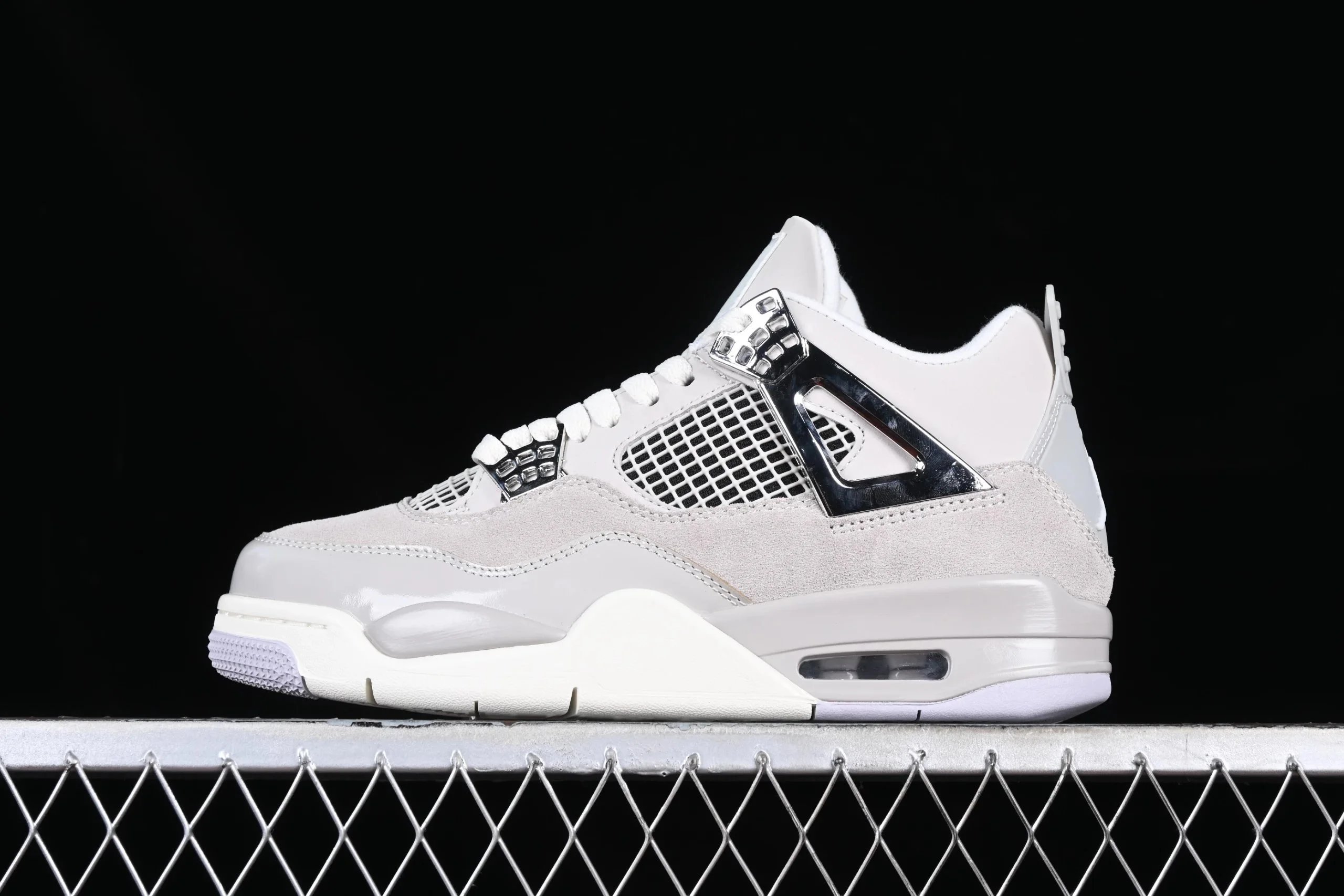 AQ9129-001 Frozen Moments