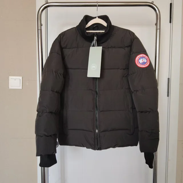 Canada Goose Down Jackets Fur-Trim Hooded Jacket product detail image 5