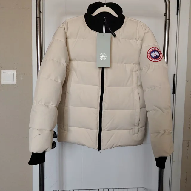 Canada Goose Down Jackets Fur-Trim Hooded Jacket product detail image 3