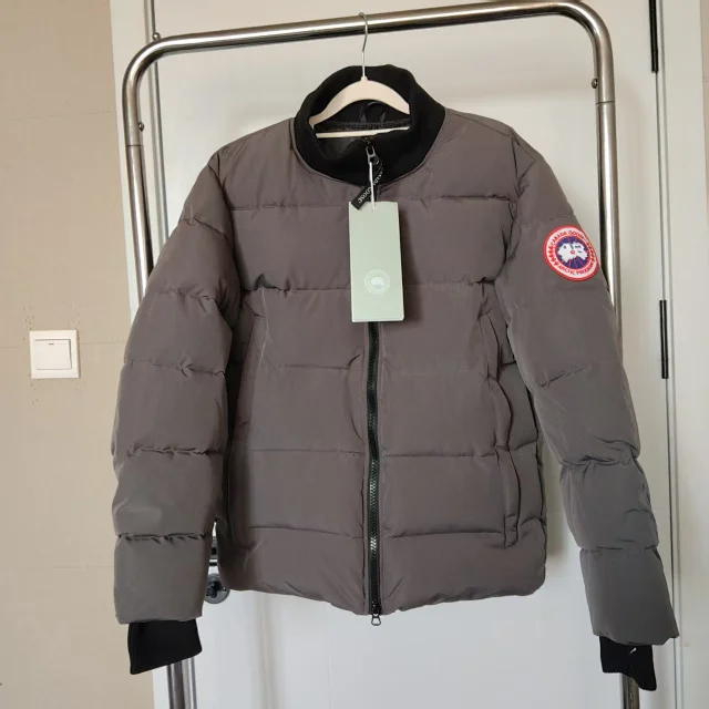 Canada Goose Down Jackets Fur-Trim Hooded Jacket product detail image 4