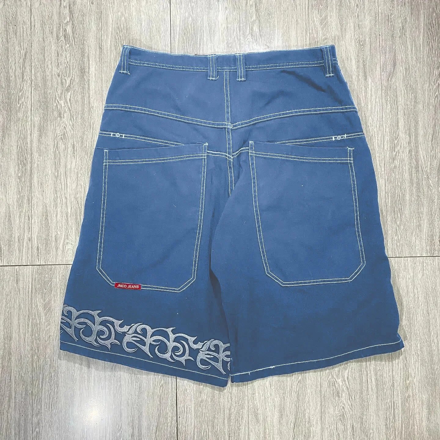 JNCO Shorts Wide-Leg Denim with Embroidered Back-Pocket Graphic — D09 blue
