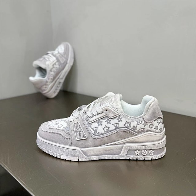 Louis Vuitton Trainers: seller detail photo 1