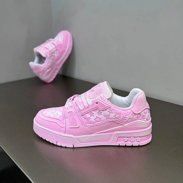 Louis Vuitton Trainers: seller detail photo 2