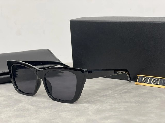 Sunglasses: seller detail photo 1