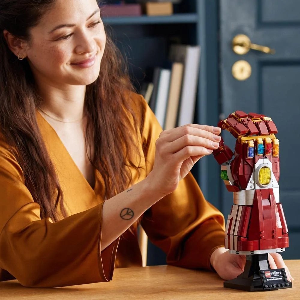 Lego Thanos Hand